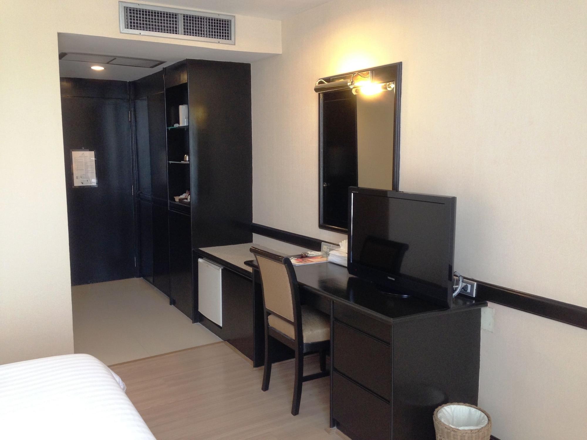 The City Hotel Sriracha By Bbh Japan Si Racha Exteriör bild
