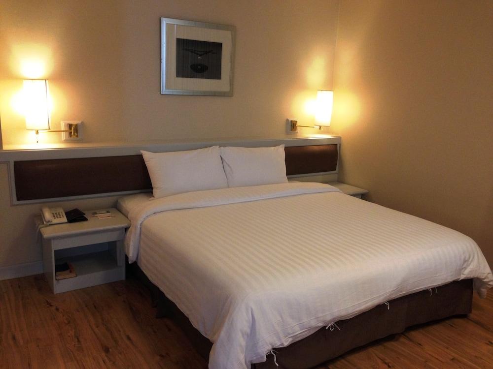 The City Hotel Sriracha By Bbh Japan Si Racha Exteriör bild