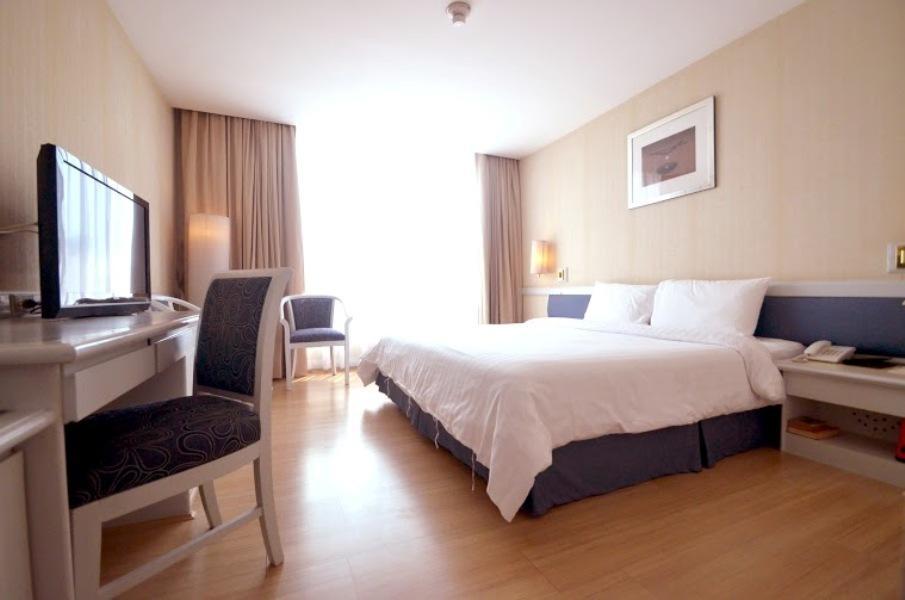 The City Hotel Sriracha By Bbh Japan Si Racha Rum bild