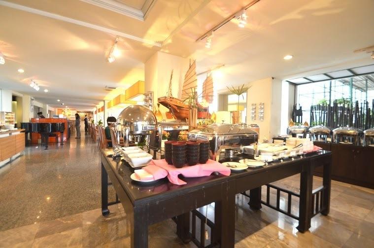 The City Hotel Sriracha By Bbh Japan Si Racha Exteriör bild