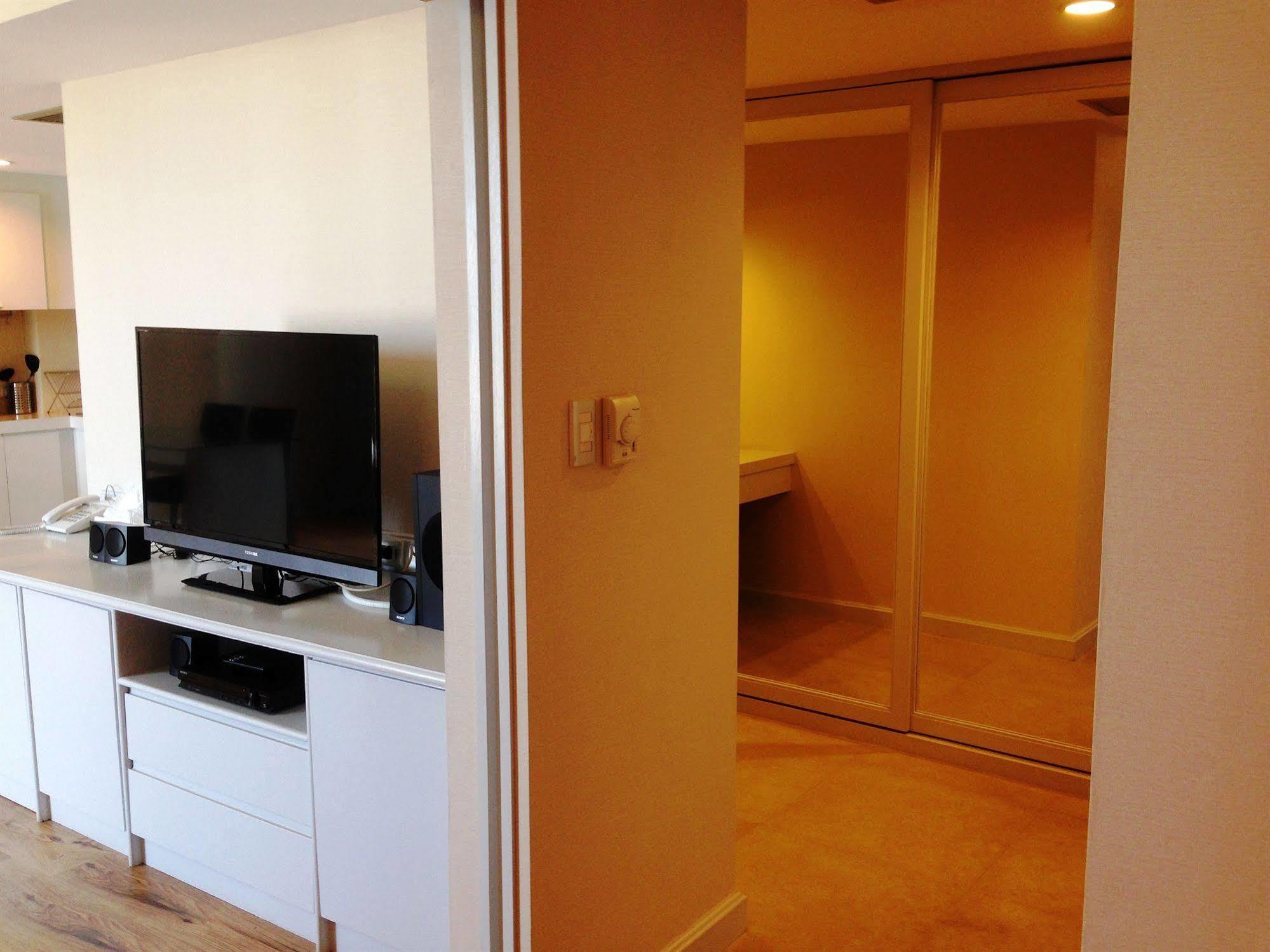 The City Hotel Sriracha By Bbh Japan Si Racha Exteriör bild