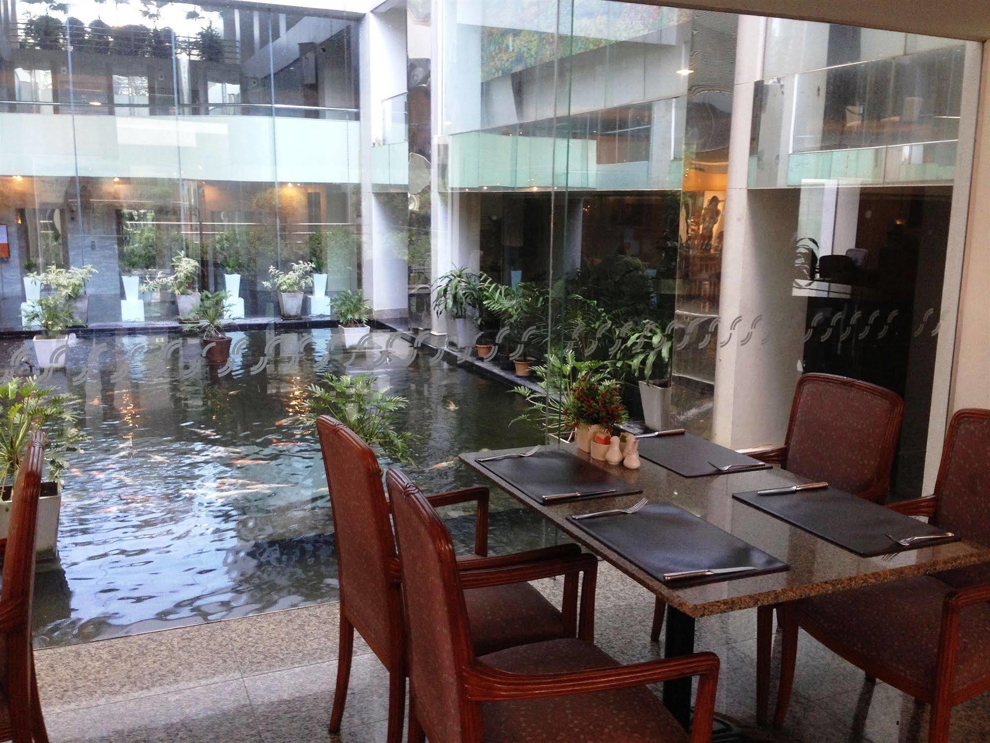 The City Hotel Sriracha By Bbh Japan Si Racha Exteriör bild