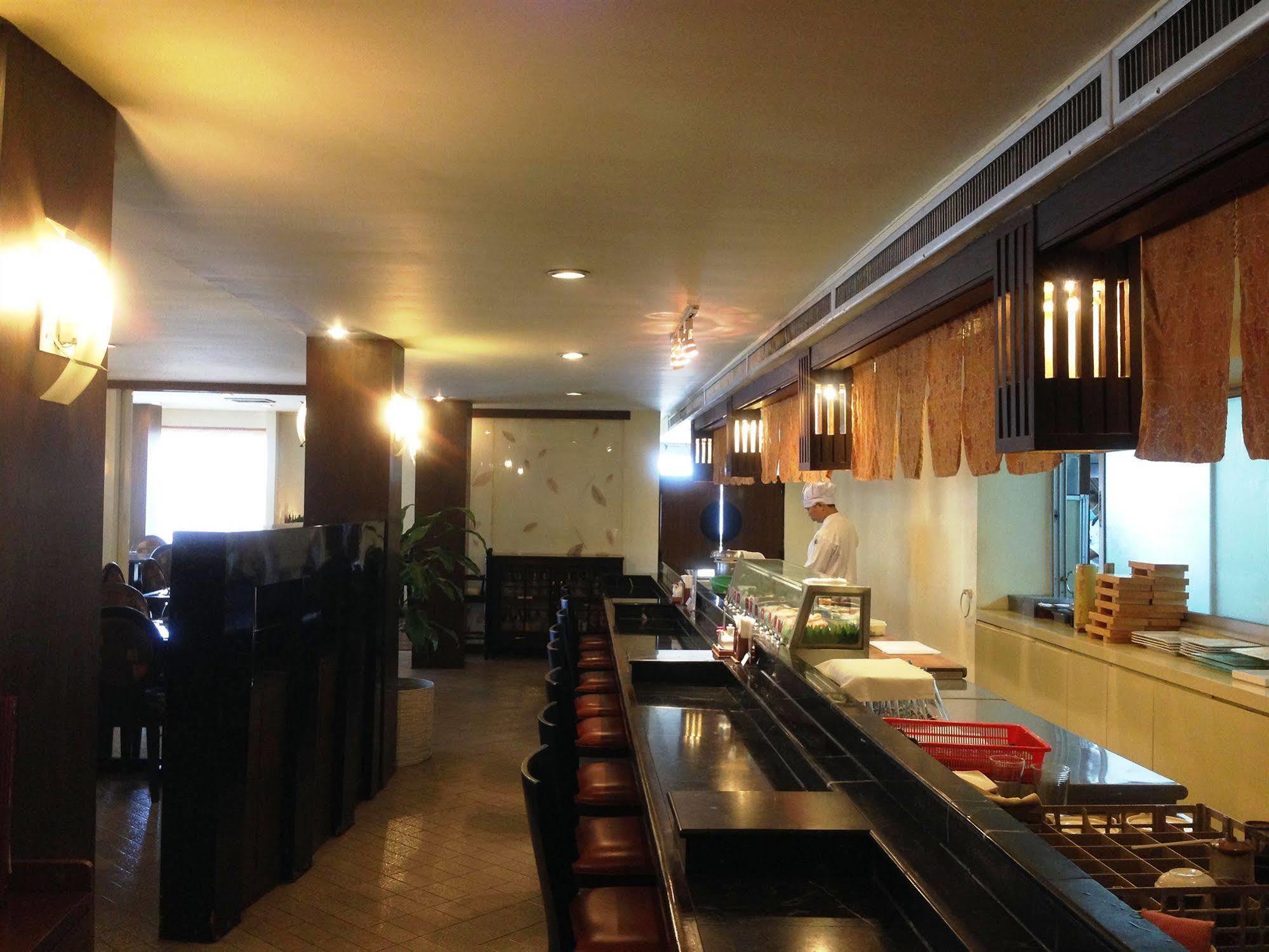 The City Hotel Sriracha By Bbh Japan Si Racha Exteriör bild
